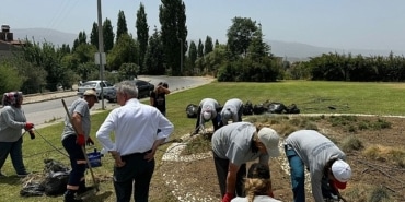 belediye-baskanimiz-sayin-mazlum-nurlu-calismalari-yerinde-incelemeye-devam-ediyor.jpg
