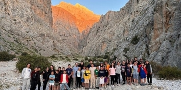 nevsehir-belediyesi-tarafindan-duzenlenen-doga-kampi-cocuklar-ve-gencler-tarafindan-buyuk-ilgi-gordu.jpg