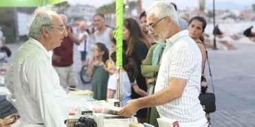 didim-belediyesinin-katkilariyla-bu-20-si-duzenlenen-altinkum-yazarlar-festivali-basladi.jpg
