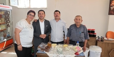 nevsehir-belediye-baskani-rasim-ari-15-temmuz-mahallesi-ve-guzelyurt-mahallesinde-isyeri-acilislarina-katildi.jpg