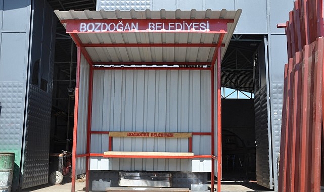bozdogan-belediyesi-banklari-ve-duraklari-kendi-imkanlariyla-uretiyor-tasarruf-belediyeciligi-ile-kaynaklar-daha-etkin-kullaniliyor.jpg